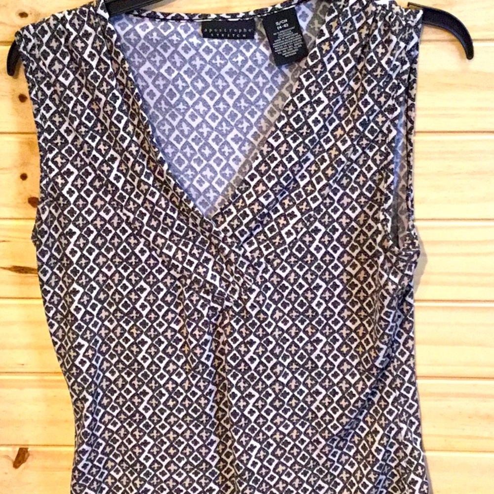 Sleeveless shirt